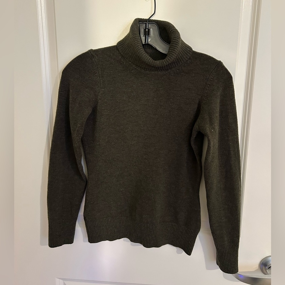 Green turtleneck